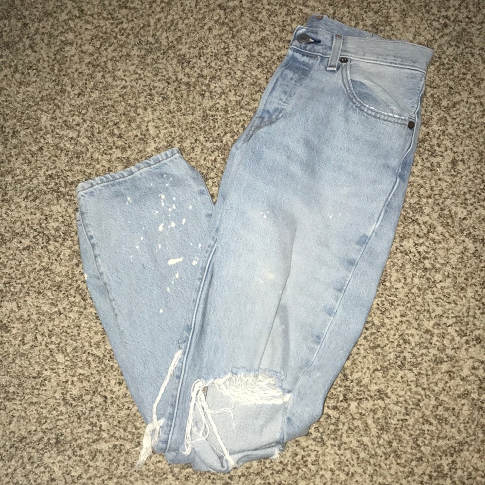 501 light wash levis jeans
